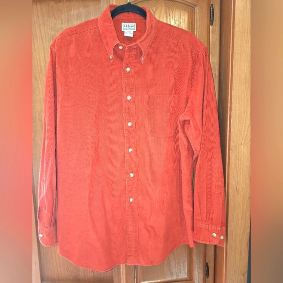 L.L. Bean Other - An LL Bean men's long sleeve button-down shirt in a large. Rust red corduroy.